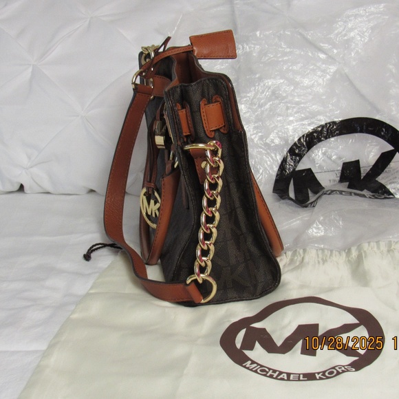 Michael Kors Hamilton Medium Logo - Picture 3 of 7